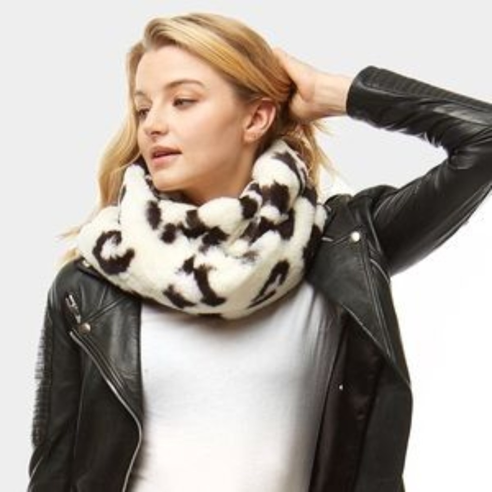 🎃Softest Pink Leopard Infinity Scarf